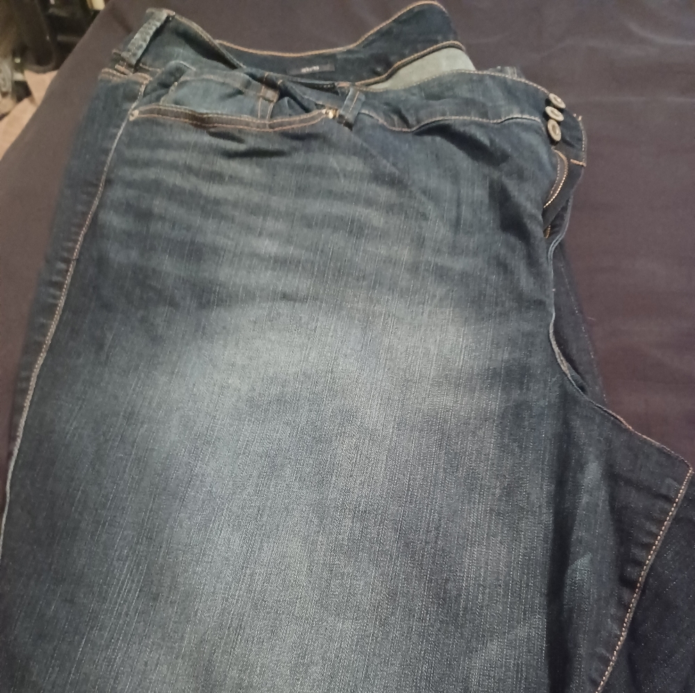 Torrid Size 30XT jeans with 3 buttons